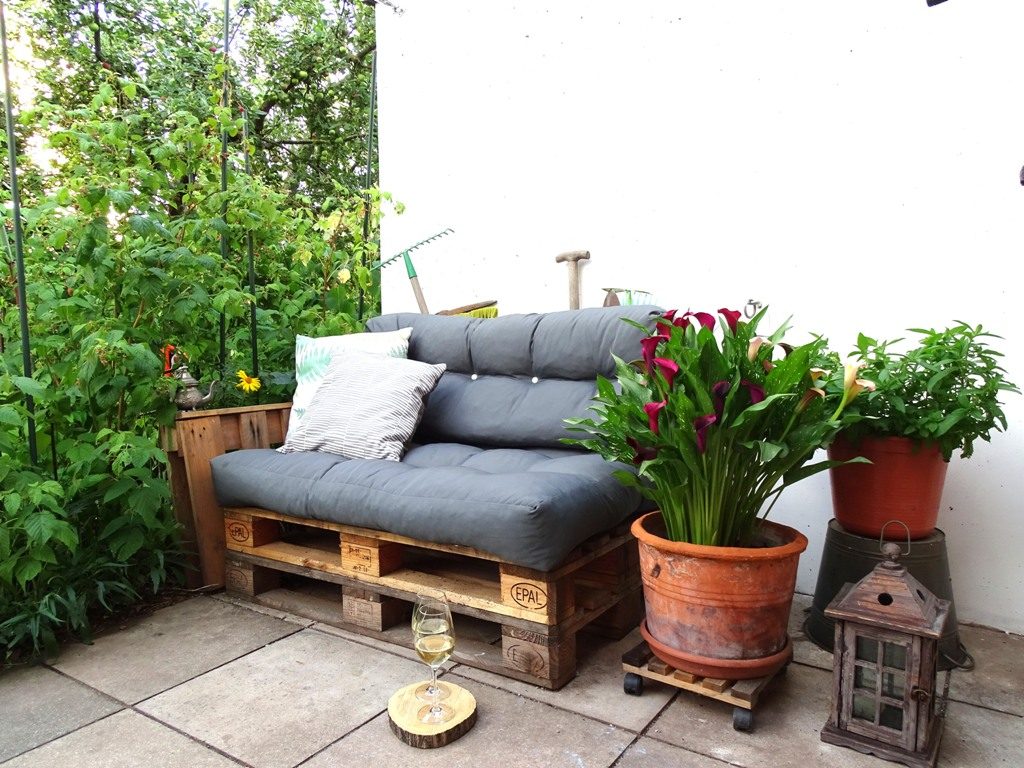Palettensofa für den Garten: So baust Du eine Palettencouch selbst
