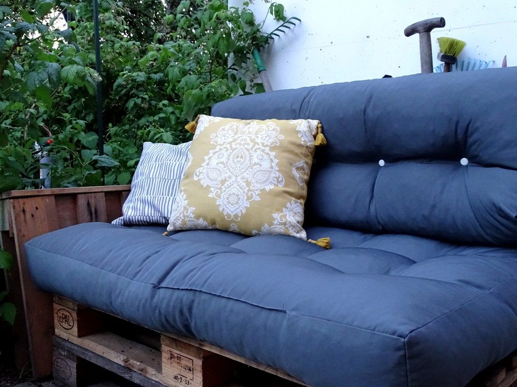 Erfahrungsbericht: Palettensofa für den Garten