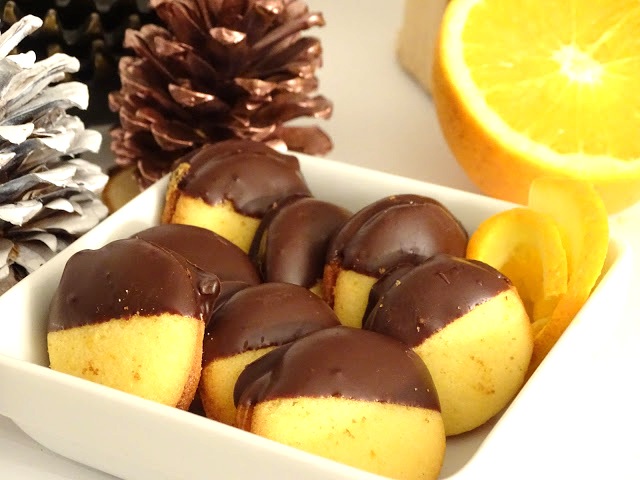 Einfache und gute Weihnachtskekse sind die Orangen-Schoko-Taler, die wie Soft Cakes schmecken.