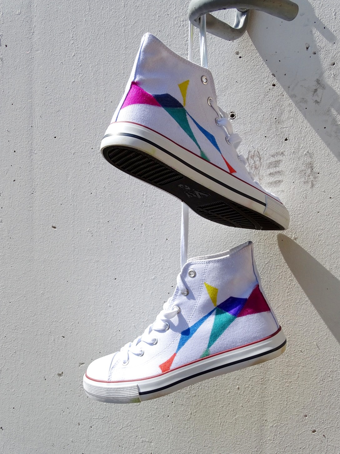 Bemalte Schuhe: Das Must-Have für den Festival-Sommer