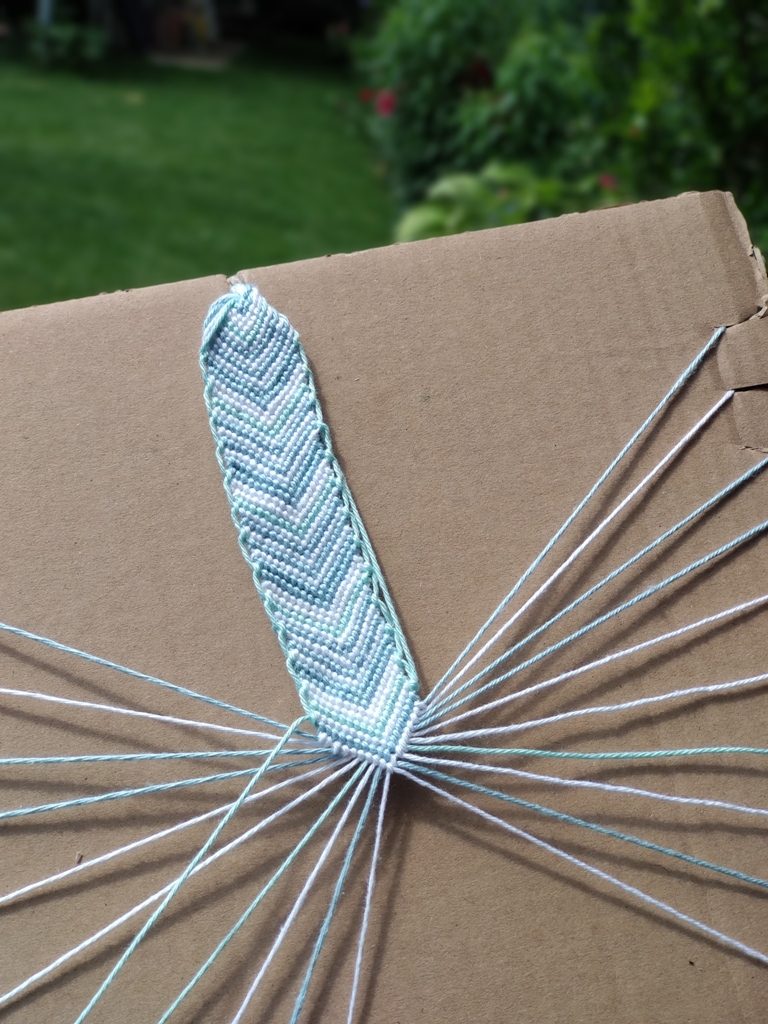 Gurtband knüpfen mit 20 Fäden, DIY-Hack mit Karton damit sie sich nicht verheddern
