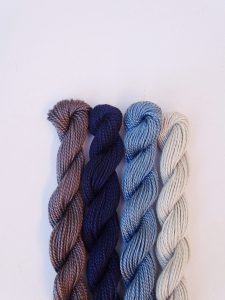 Herbstliche Farbkombination mit Grau, Navi, Hellblau, Blassblau-Grau