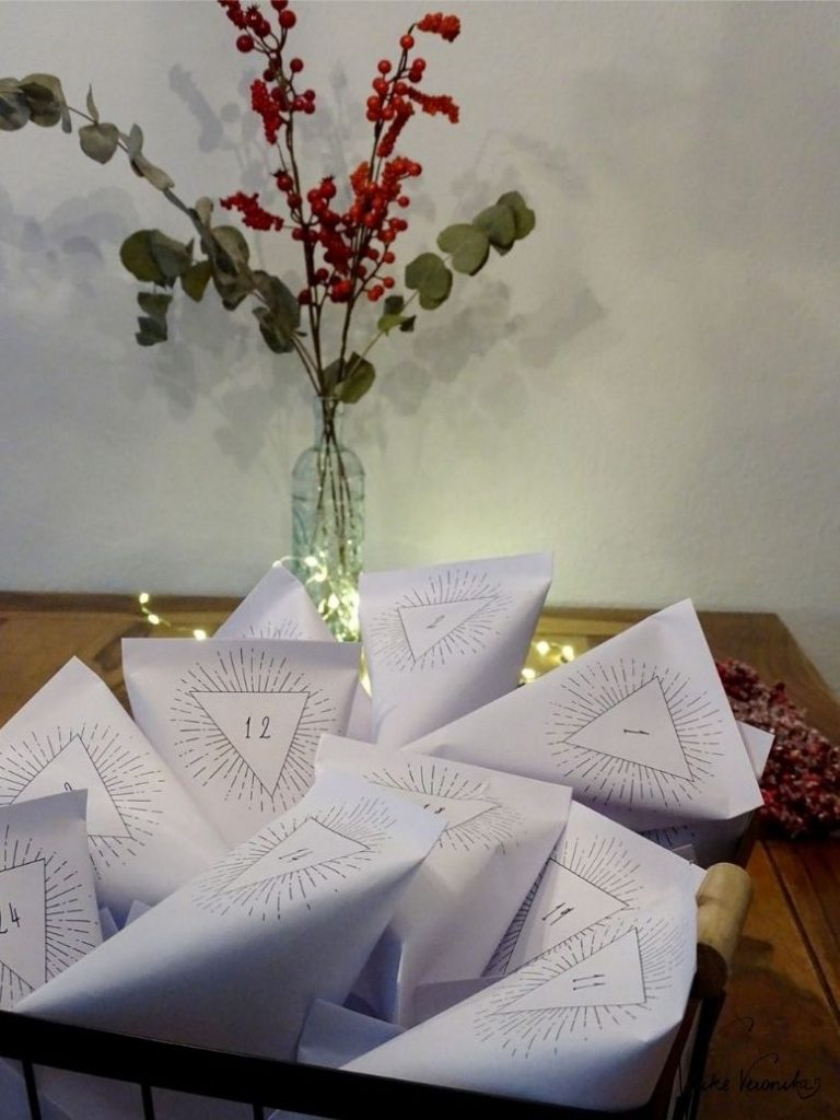 Adventskalendertüten zum Ausdrucken - einfach als pdf-Datei in Dein Postfach holen.