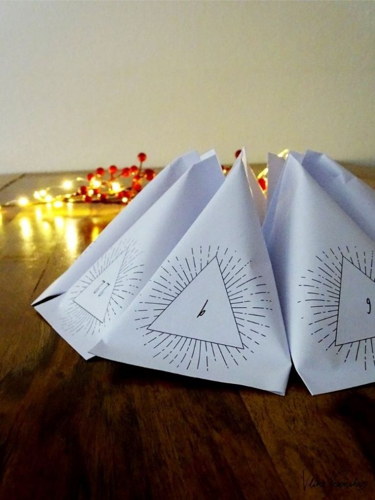 Dreieckige Adventskalendertüten mit schlichtem Design - passt auch für Männer