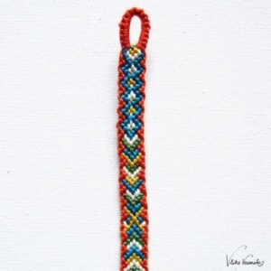 Makramee-Armbänder kommen jedes Jahrzehnt wieder.