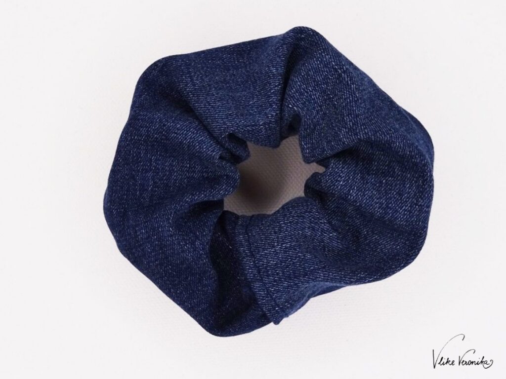 Nähanleitung für Scrunchies aus alten Jeans.