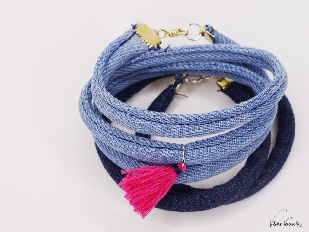 Bastle ein Armband aus Jeansresten selbst!