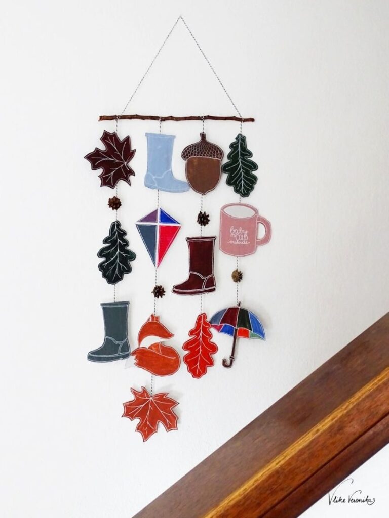 Ein herbstliches Mobile als Wallhanger ist kinderleicht zu basteln.