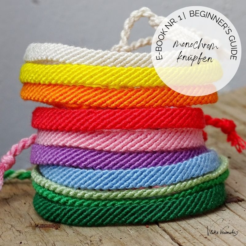 Entdecke einfache Knüpfanleitungen im Beginner's Guide: monochrome Armbänder