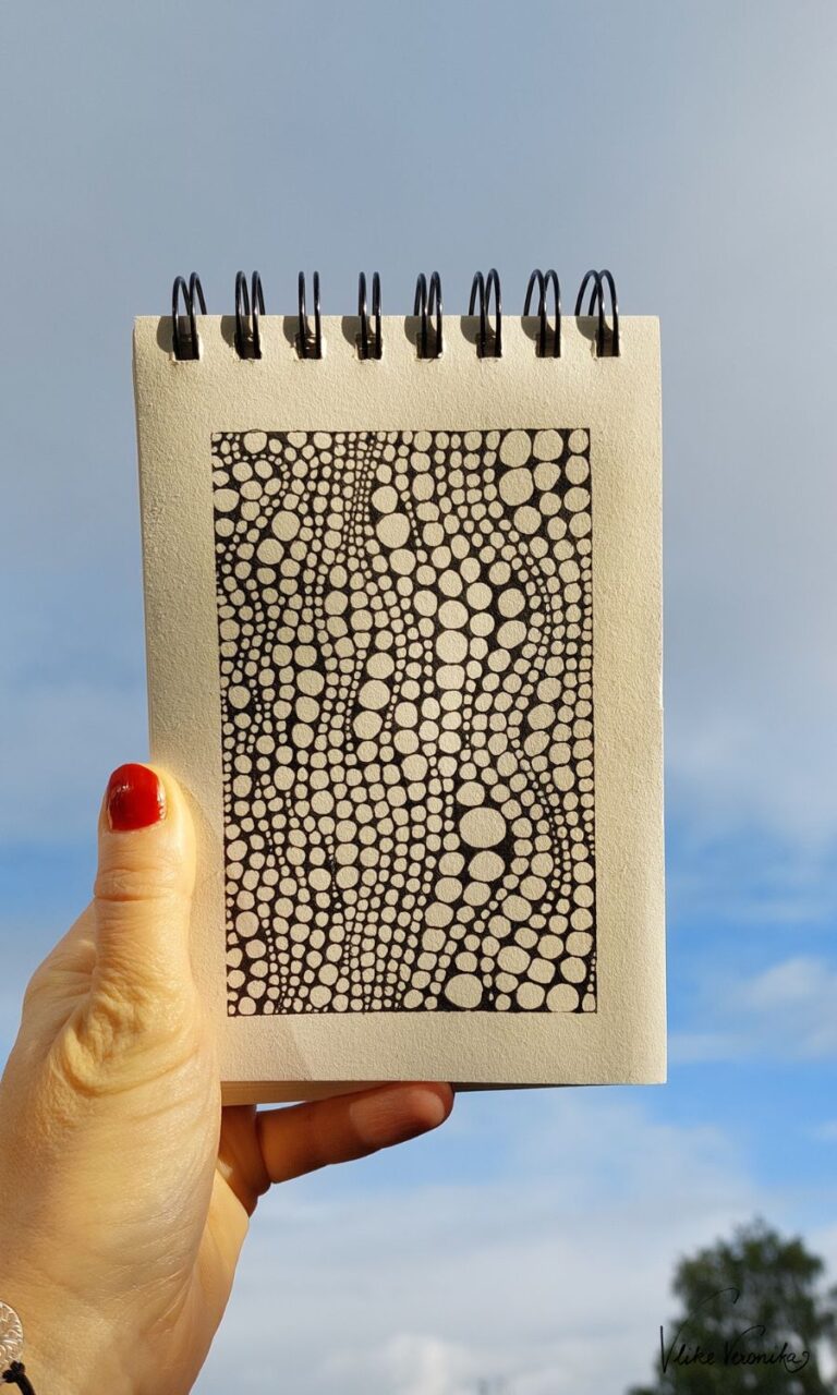 Ideen für deinen Kritzelblock mit einem Fineliner-Bild aus Luftblasen.