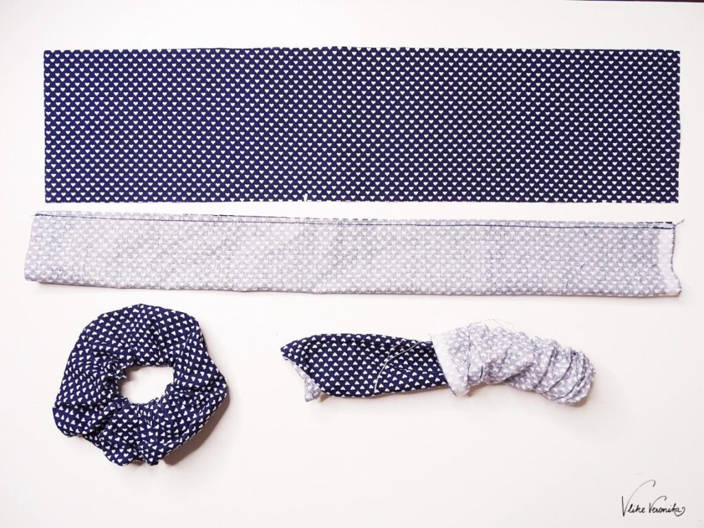 Für selbstgenähte Scrunchies brauchst du nur etwas Baumwollstoff und ein 22 cm langes Gummiband.