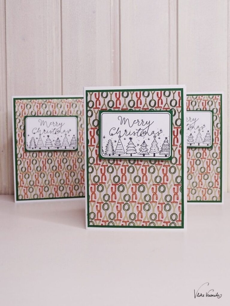 Simple Weihnachtskarte zum Selbstbasteln mit Merry-Christmas-Schriftzug.