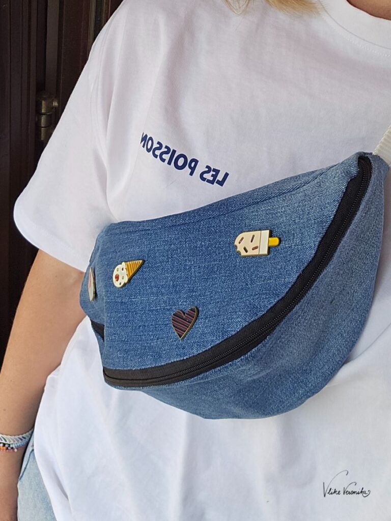 Die bananenförmige Bauchtasche lässt sich wunderbar quer über den Oberkörper tragen.