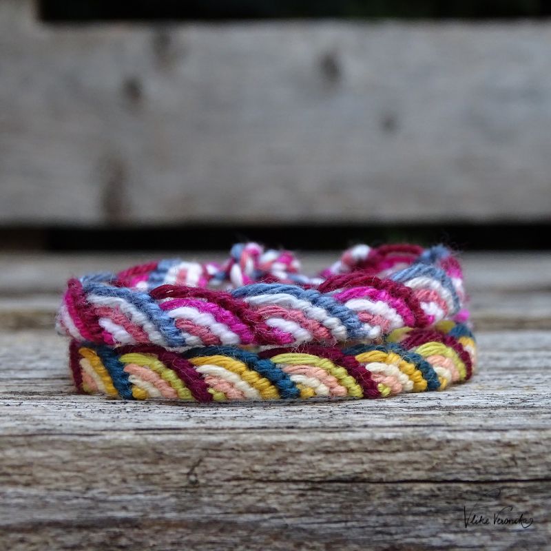 Knüpfanleitung für Anfänger: Regenbogenhälften knüpfen lernen